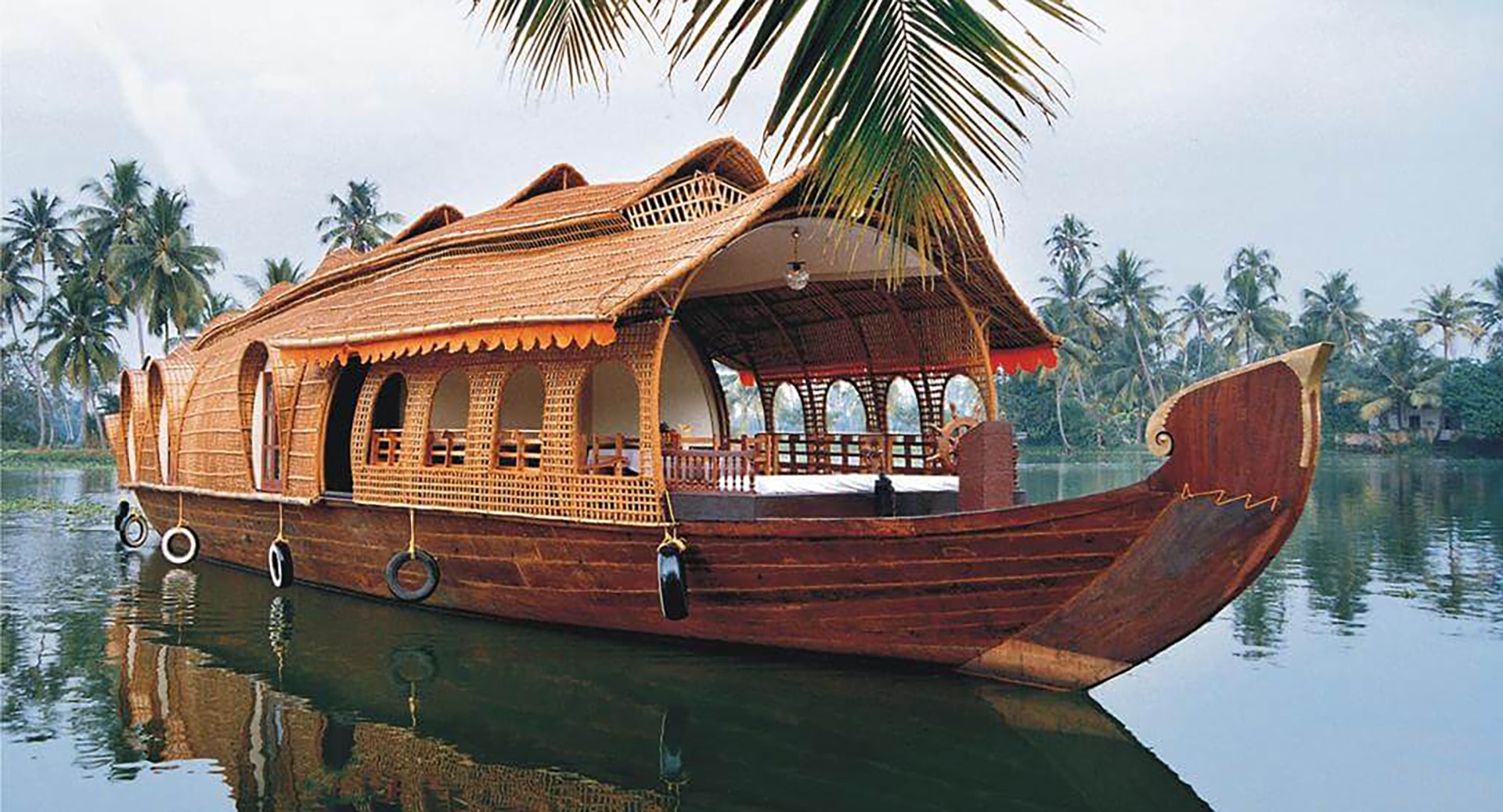 KERALA PALACE AND HOUSE BOAT TOURS