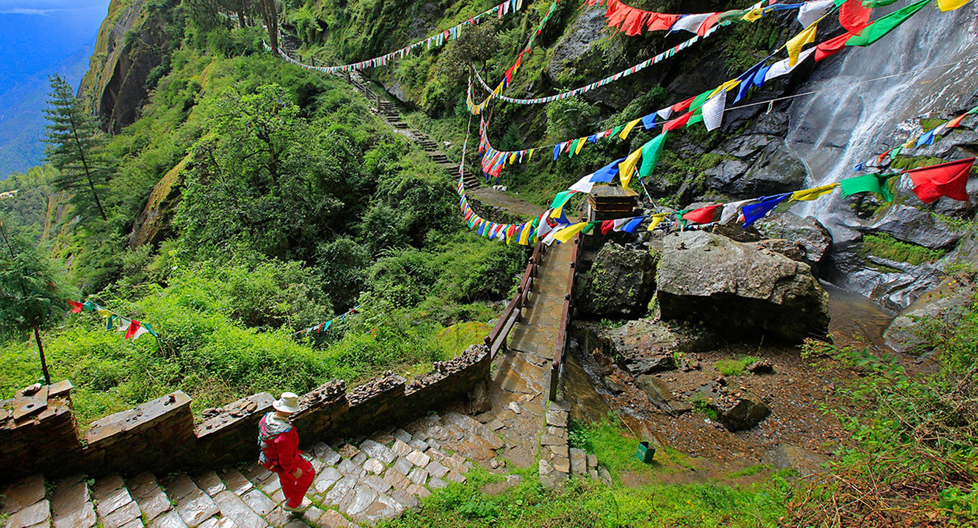 Religious bhutan with trekking – 08 nights / 09 days